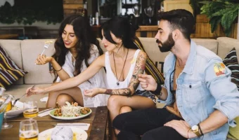 Cena en un ambiente agradable